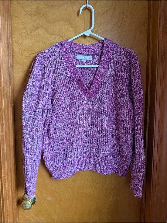 LOFT Sweaters - LOFT Marled Pink V-Neck Sweater